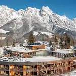 Holzhotel Forsthofalm Leogang