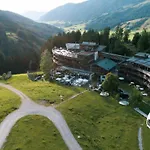Holzhotel Forsthofalm