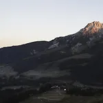 Holzhotel Forsthofalm 4* לאוגנג