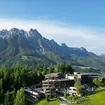 Holzhotel Forsthofalm Leogang