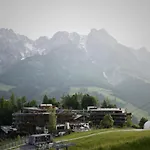 Holzhotel Forsthofalm 4*