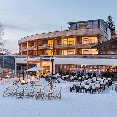 Holzhotel Forsthofalm מלון