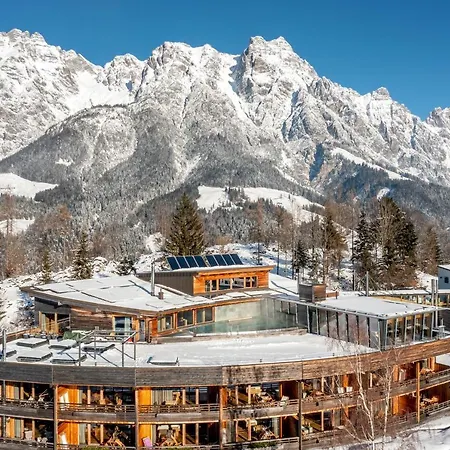 Holzhotel Forsthofalm Leogang