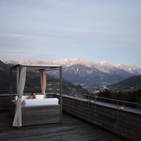 Holzhotel Forsthofalm מלון 4*