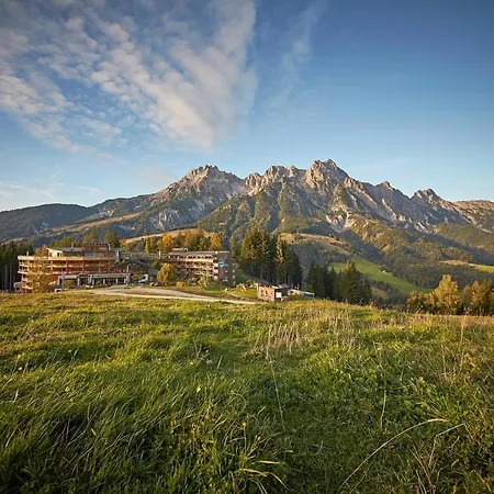 Holzhotel Forsthofalm 4*