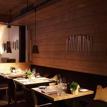 Szálloda Holzhotel Forsthofalm 4*