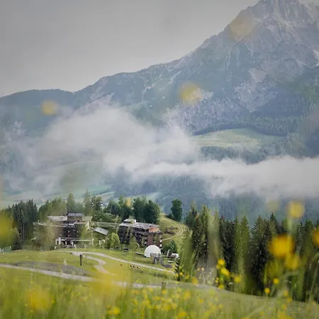 Holzhotel Forsthofalm