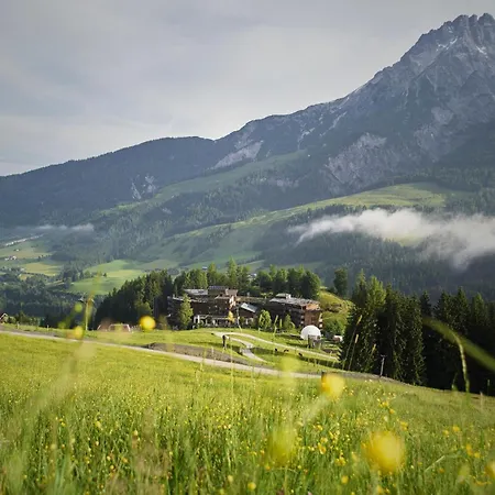 Holzhotel Forsthofalm