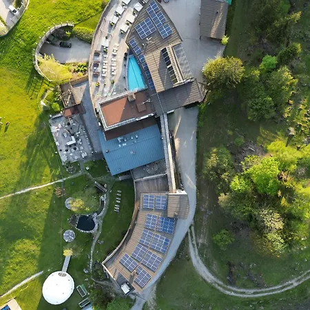 Holzhotel Forsthofalm מלון לאוגנג