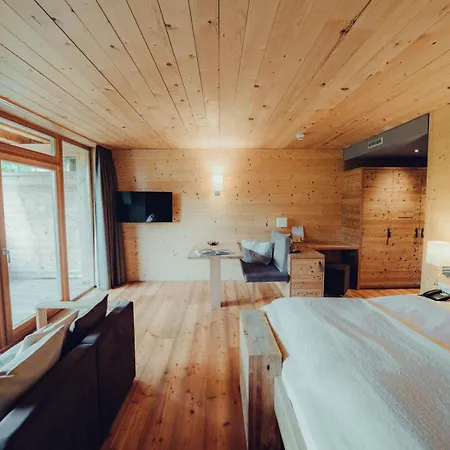 Holzhotel Forsthofalm 4* Leogang