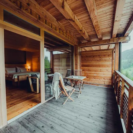 Holzhotel Forsthofalm 4*