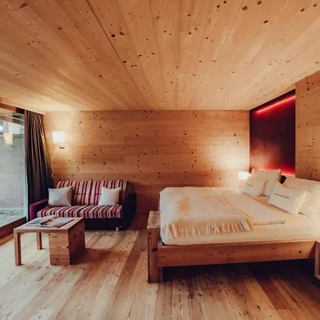 Hotel Holzhotel Forsthofalm 4*