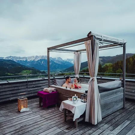 Holzhotel Forsthofalm Hotel Leogang