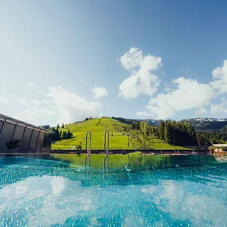 Holzhotel Forsthofalm Leogang