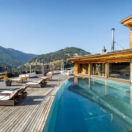 Holzhotel Forsthofalm מלון