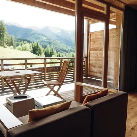 מלון Holzhotel Forsthofalm 4*