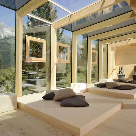 Holzhotel Forsthofalm 4*