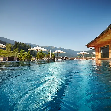 מלון Holzhotel Forsthofalm