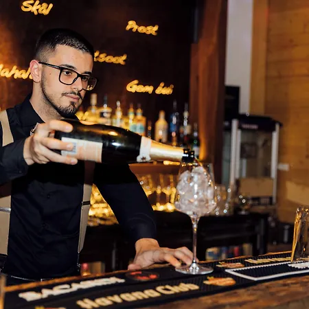 Holzhotel Forsthofalm