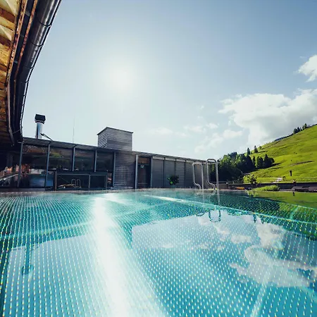 Holzhotel Forsthofalm מלון