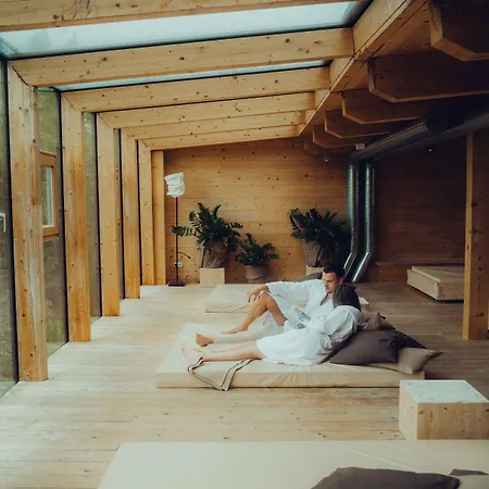 מלון Holzhotel Forsthofalm 4*