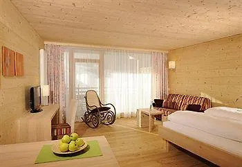 מלון Holzhotel Forsthofalm 4*