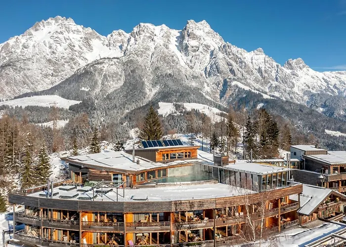 Holzhotel Forsthofalm Leogang