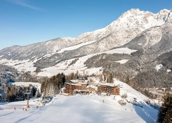 Holzhotel Forsthofalm 4* Leogang