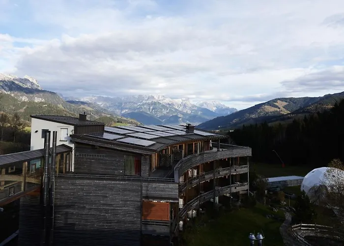 Holzhotel Forsthofalm 4* Leogang