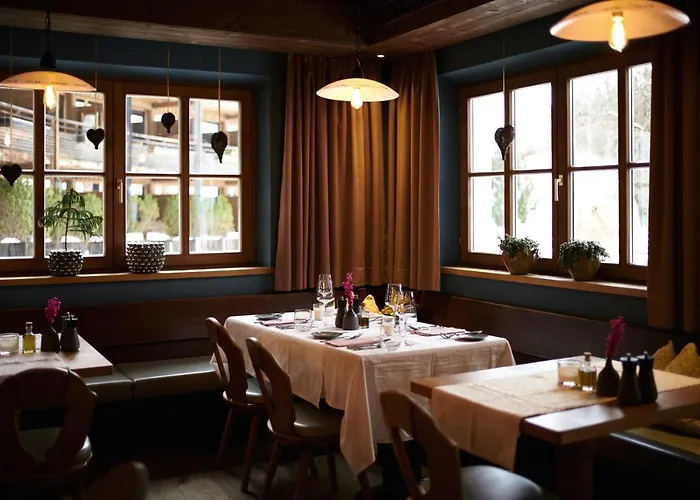 Hotel Holzhotel Forsthofalm 4*