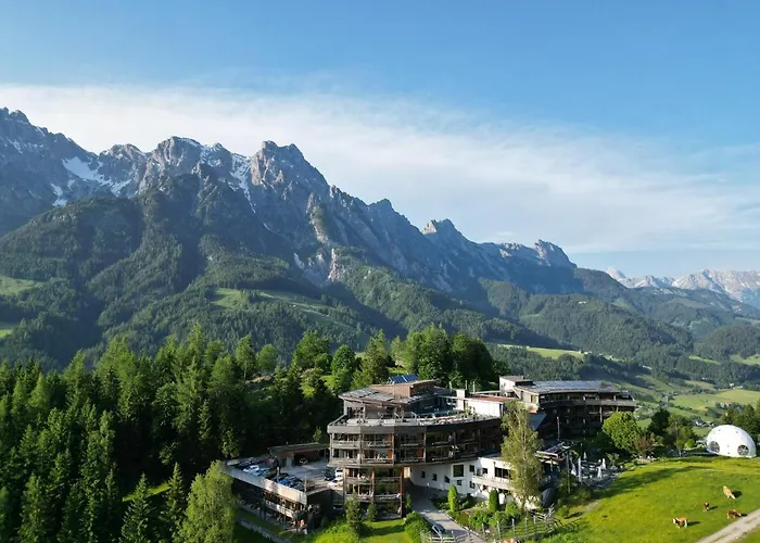 Holzhotel Forsthofalm Leogang