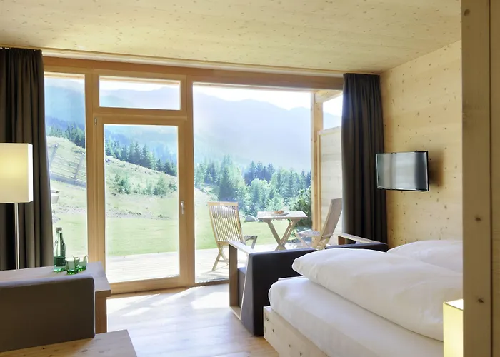 Holzhotel Forsthofalm 4* Leogang